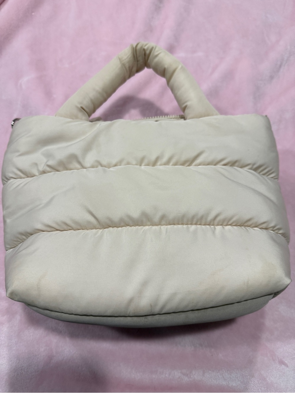 Cream Puffer Tote Bag - Picture 2 of 3